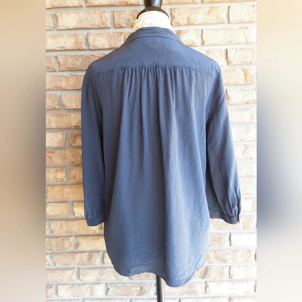Parker Navy 100% Silk 3/4 Sleeve Blouse.